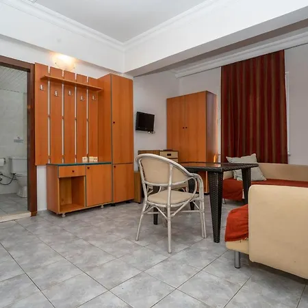 Apart Otel Carmen 3*