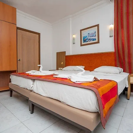 Apart Otel Carmen 3*